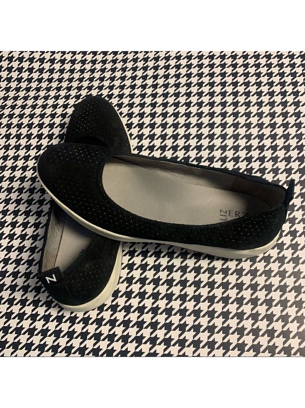 Naturalizer Philippe slip on sneaker 9.5, black with white soles - Picture 1 of 8
